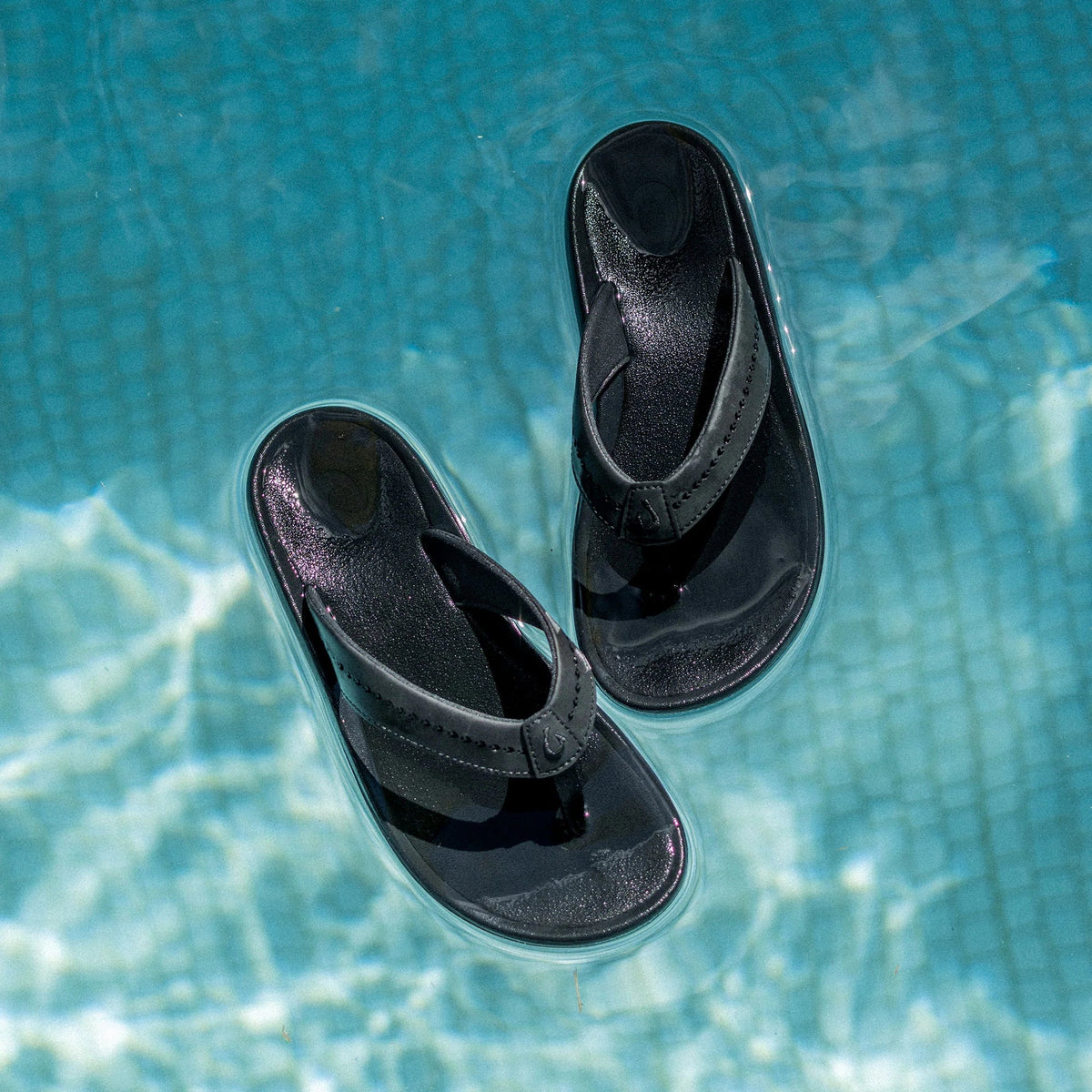 Ulele  -  Black / Black